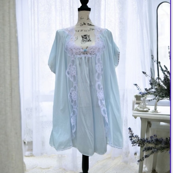 Vintage Blue Nylon and Lace Peignoir Set - Picture 1 of 14